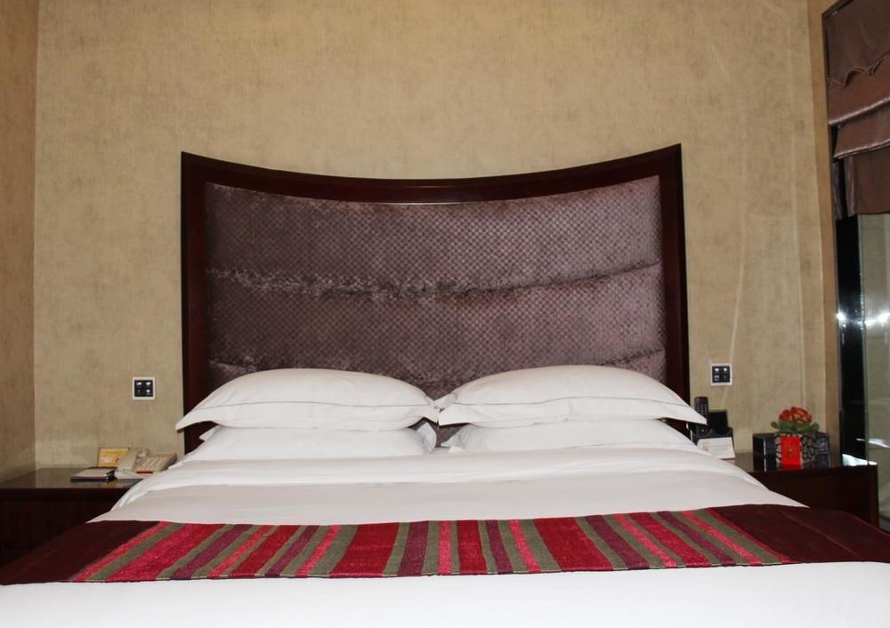 Leshan Celebrity Hotel Екстериор снимка